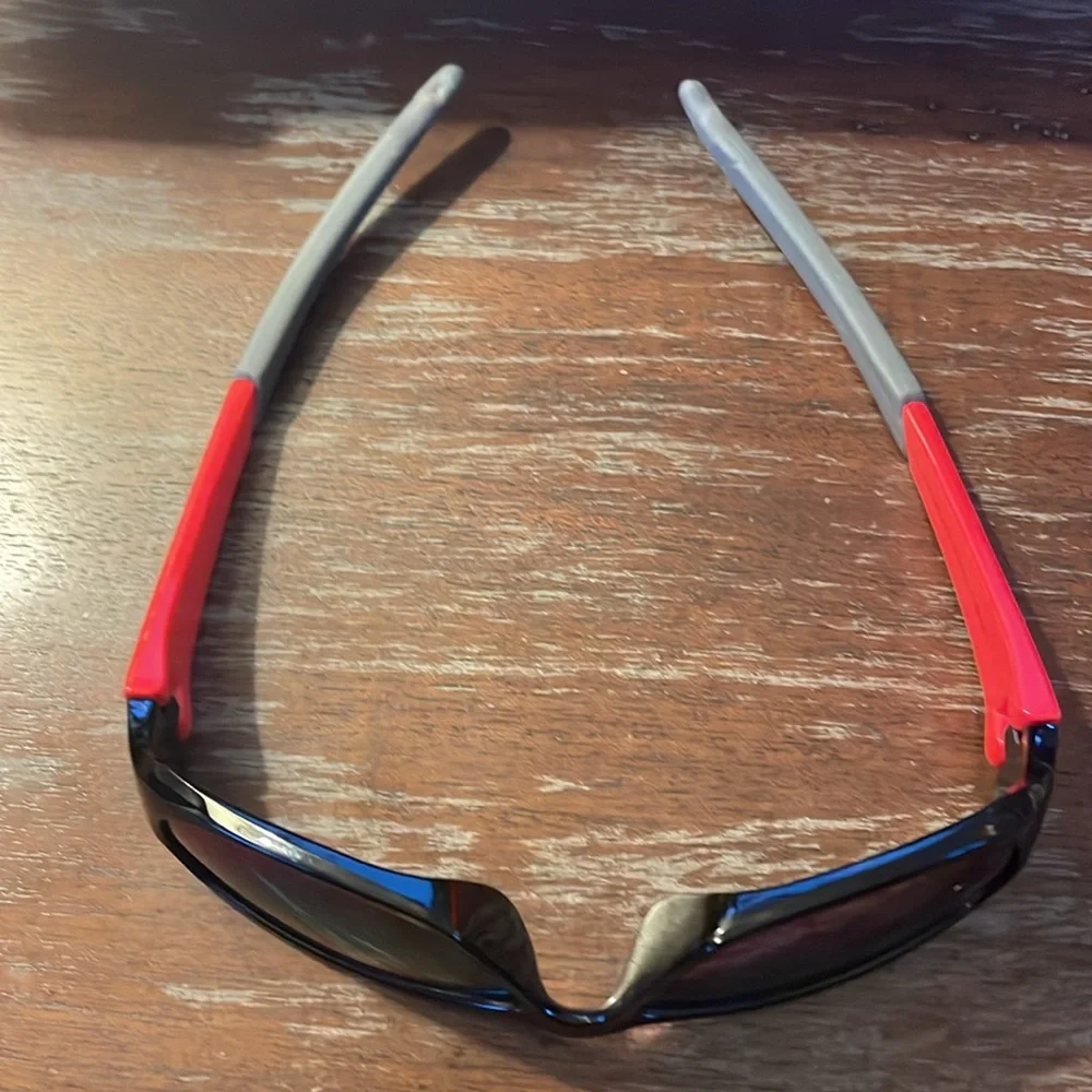 Oshkosh b’gosh LEA58974/24020 red black and gray kids sunglasses
